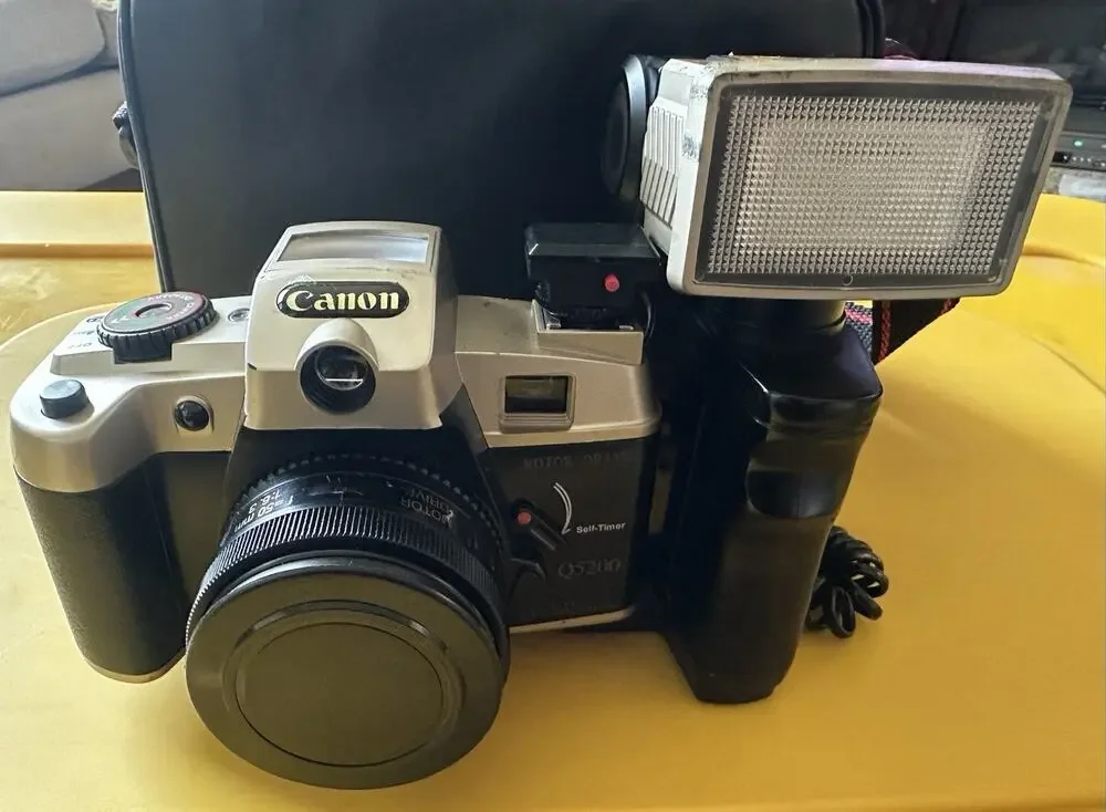 Canon Camera 3B 35mm Fixed Focus Film Camera Motor Drive With Case And Grip